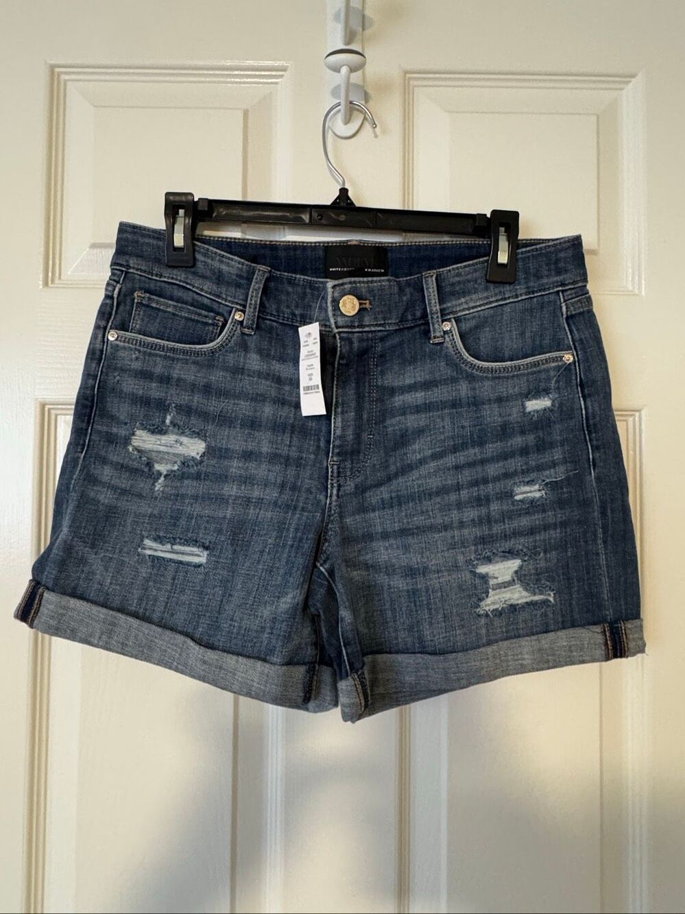NWT WHBM Everyday Soft Distressed Denim 5” Shorts Size 10 Mid Rise